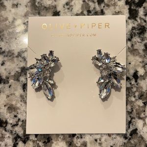 BRAND NEW Stud earrings